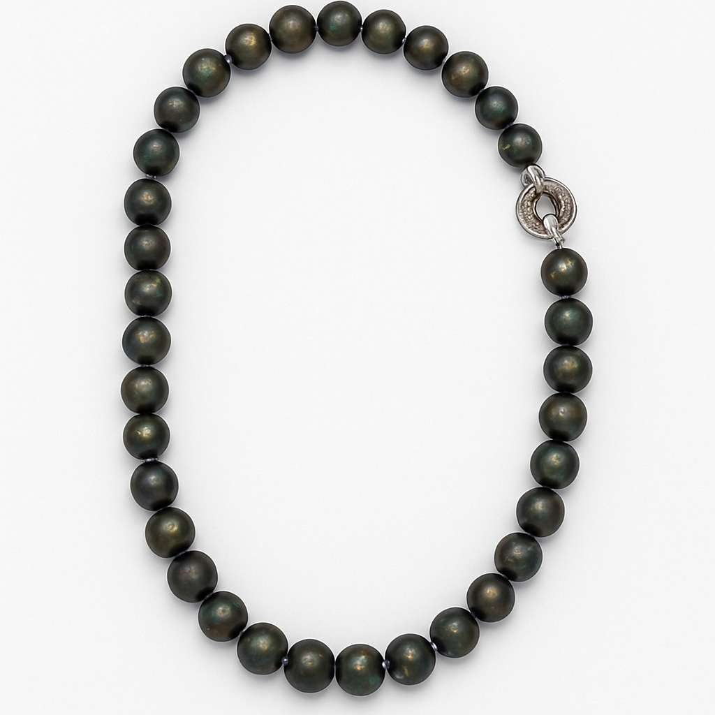 Midnight Glow – Black Freshwater Pearl Necklace with Sterling Silver Clasp