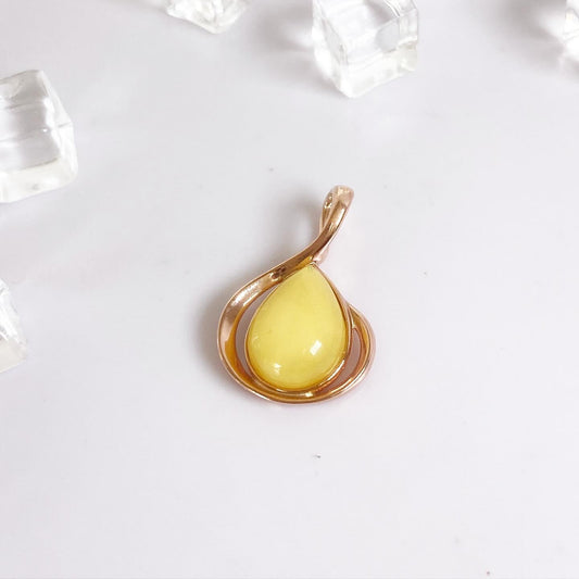 Pendant: Gold-Plated with Amber
