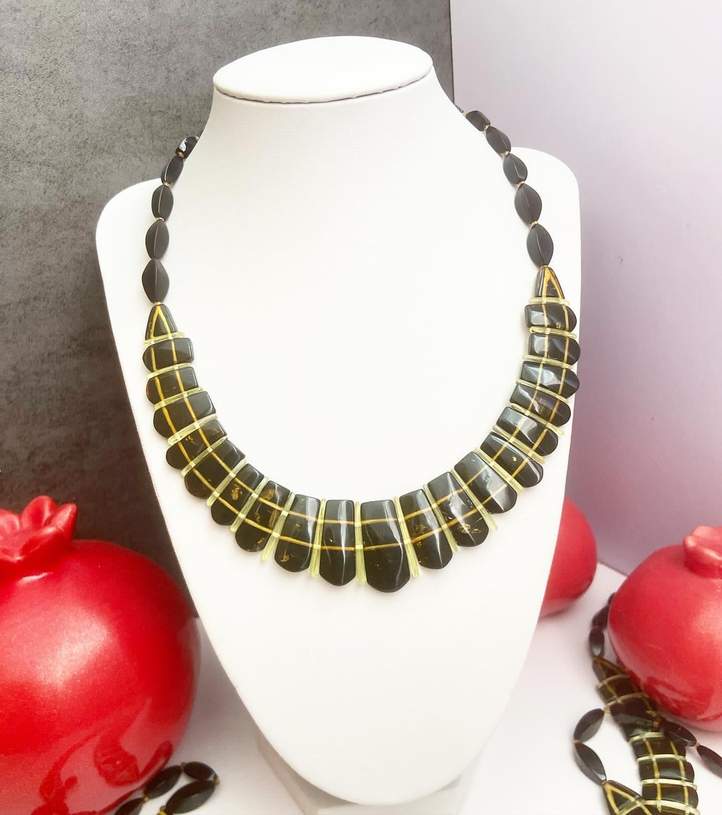 Янтарное ожерелье "Клеопатра"