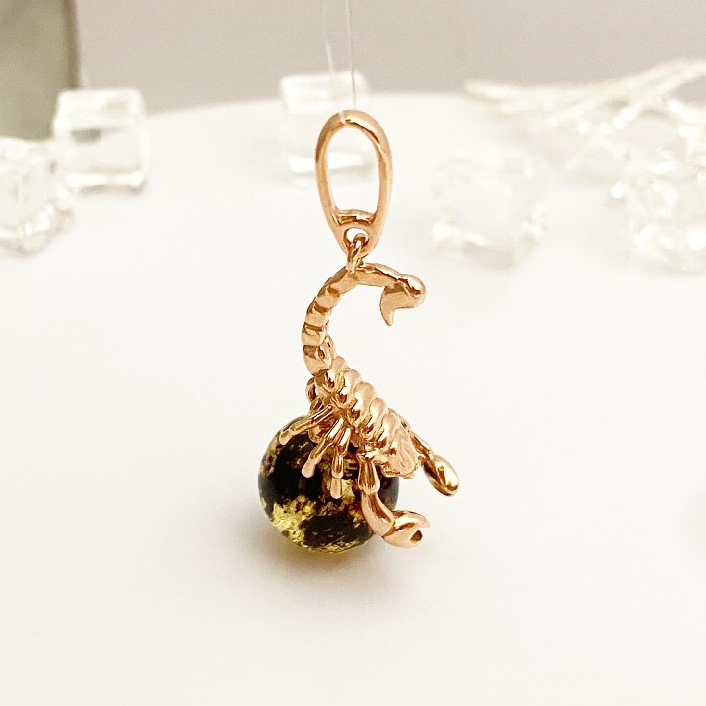 Pendant "Scorpion" with Amber