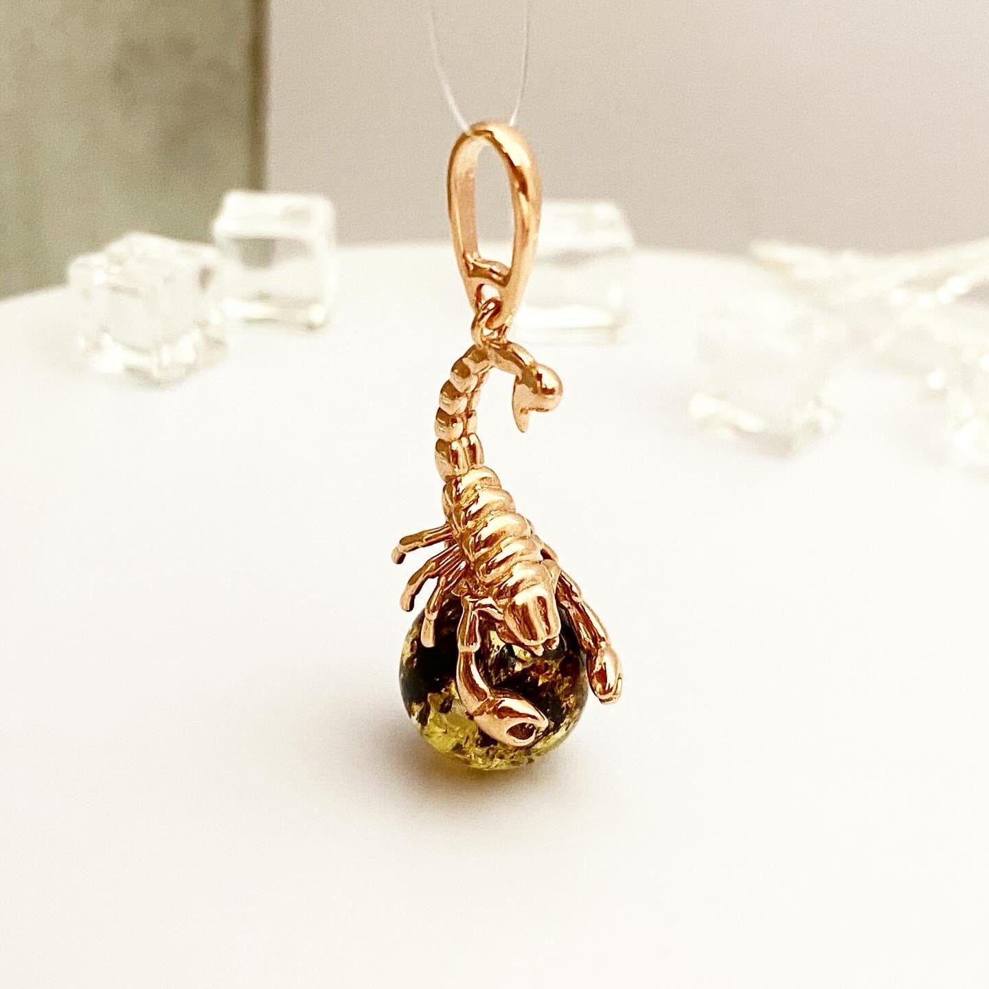 Pendant "Scorpion" with Amber