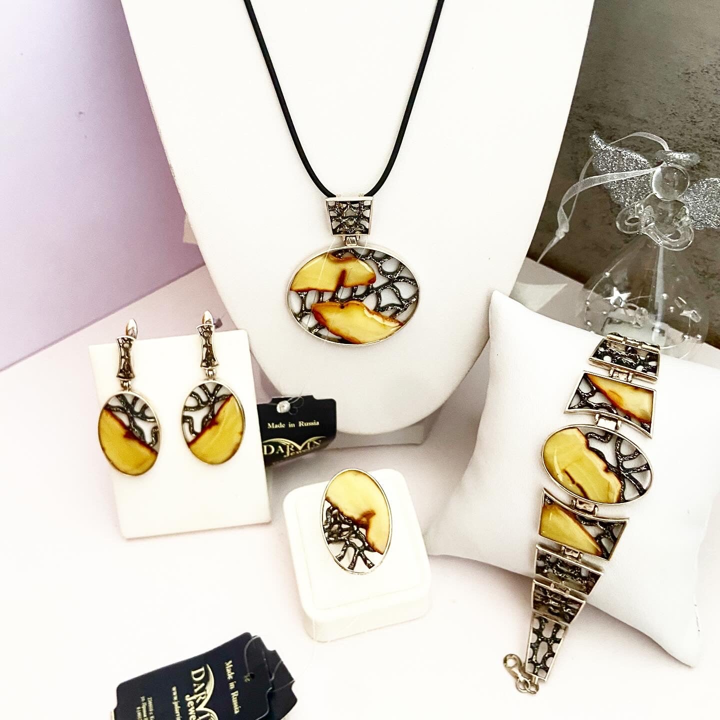 Amber pendant from the "Modern" collection