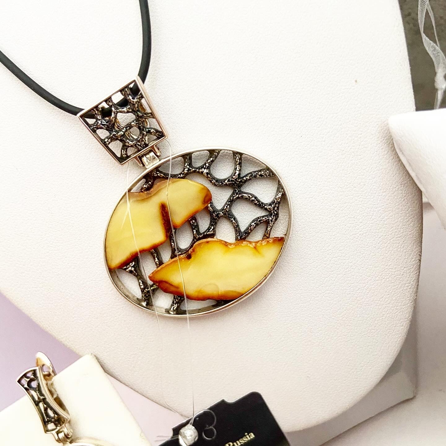 Amber pendant from the "Modern" collection