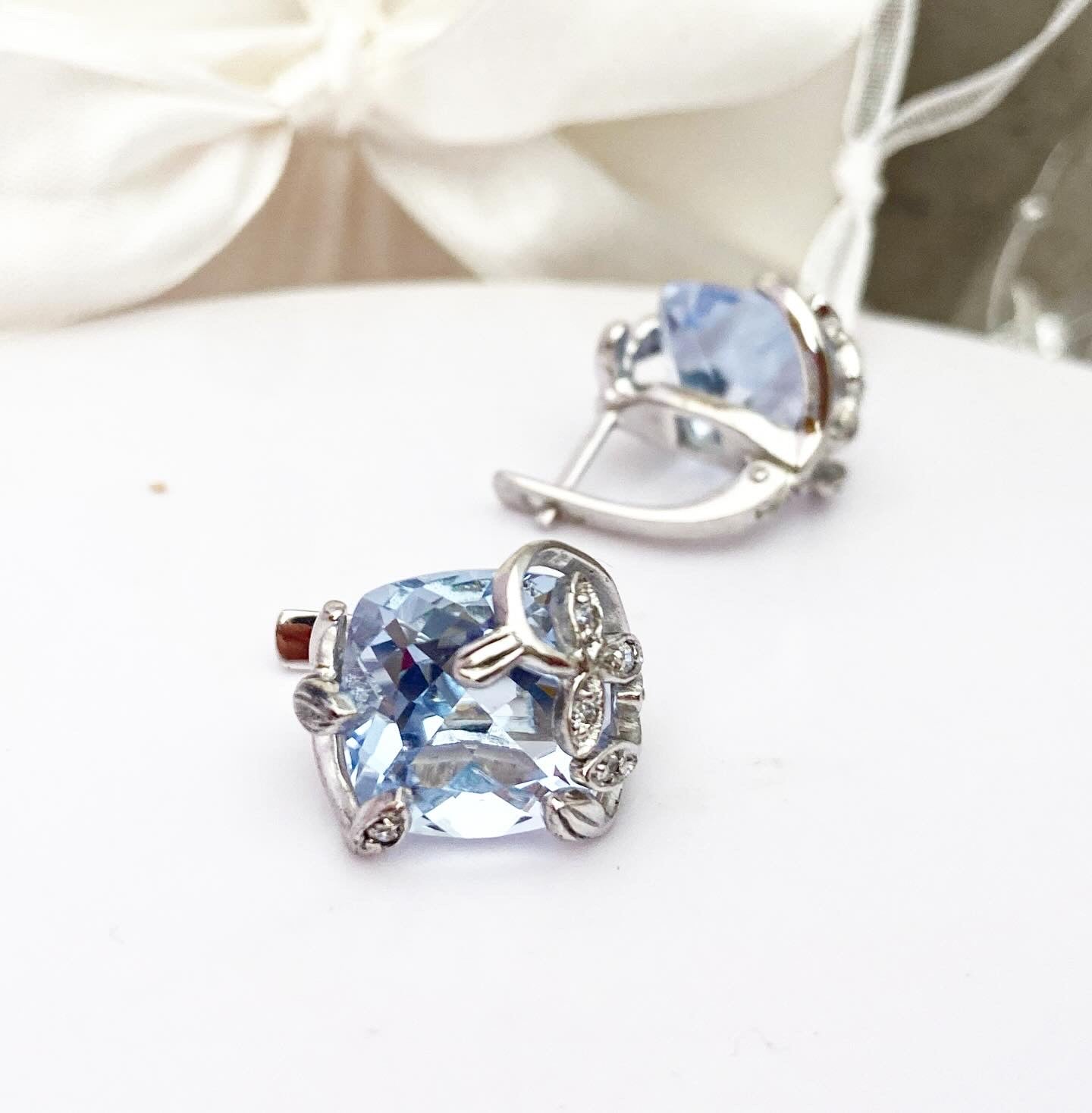 Earrings with Nano Aqua