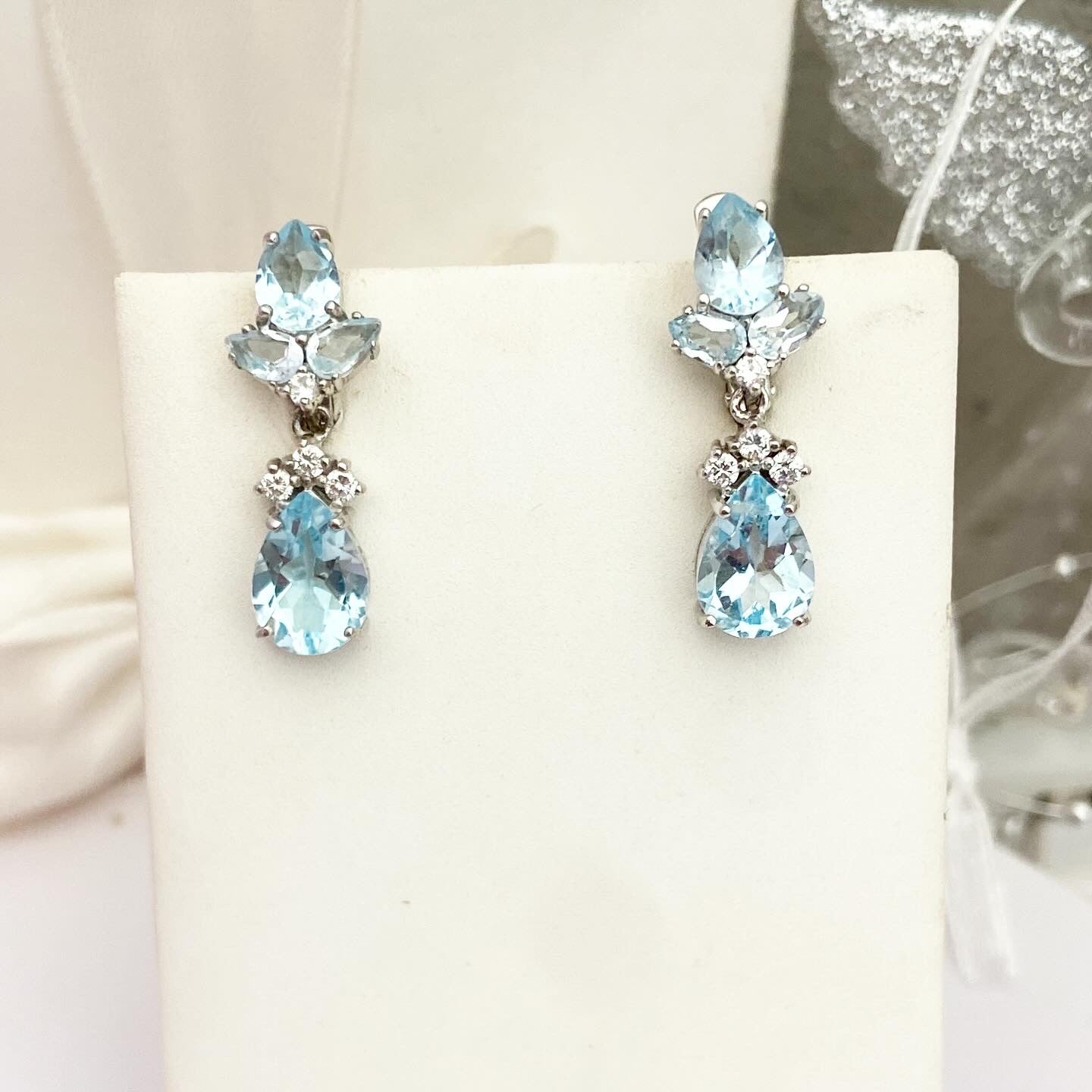 Серьги с топазом "Цветочная капля"