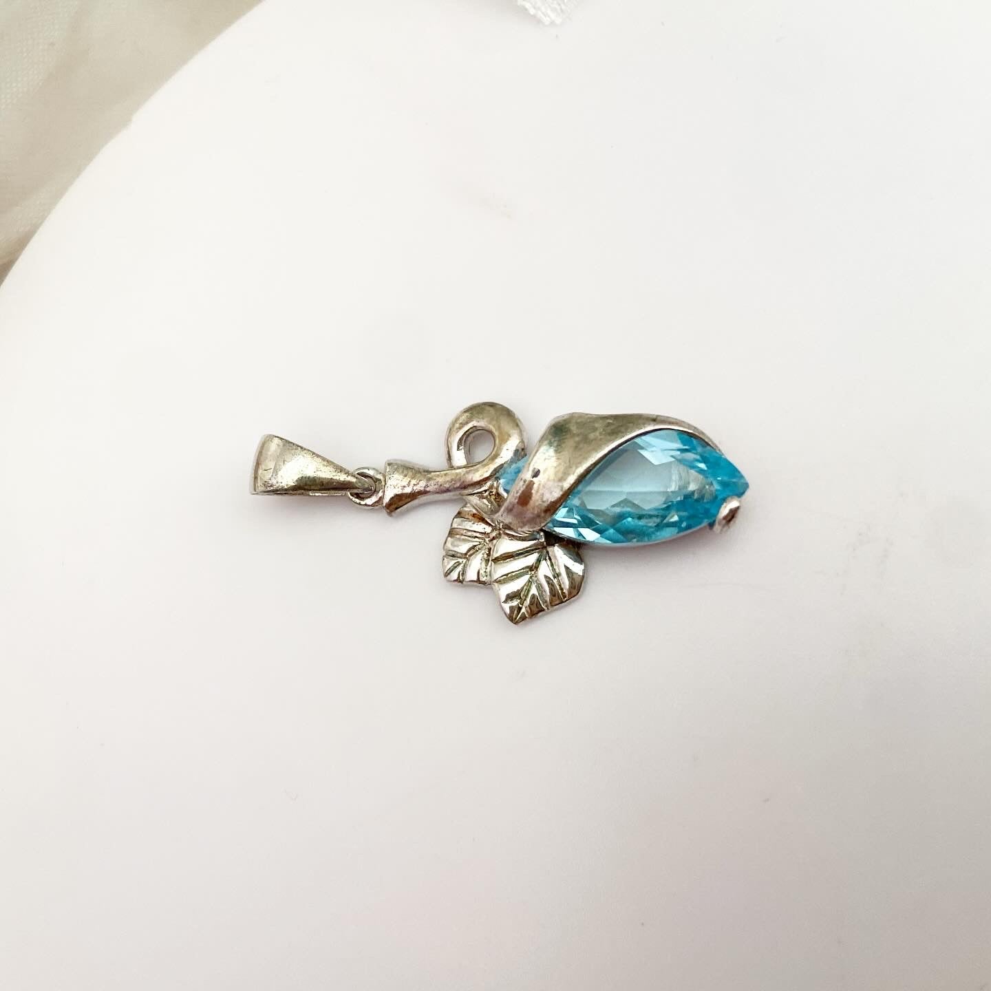 Pendant "Rose" with Topaz