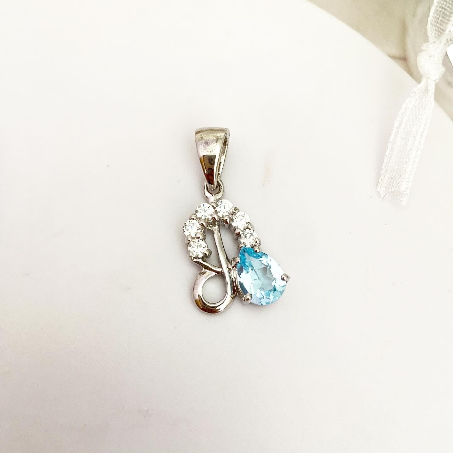 Elegant pendant featuring a radiant Sky Blue Topaz