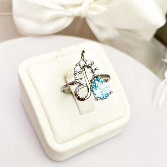 Elegant ring with Sky Blue Topaz