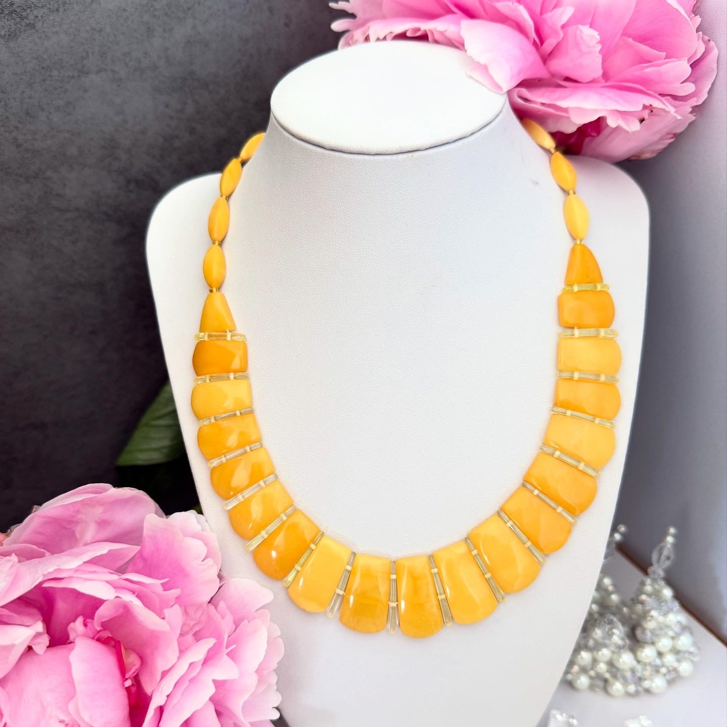 Янтарный воротник-колье «Клеопатра»