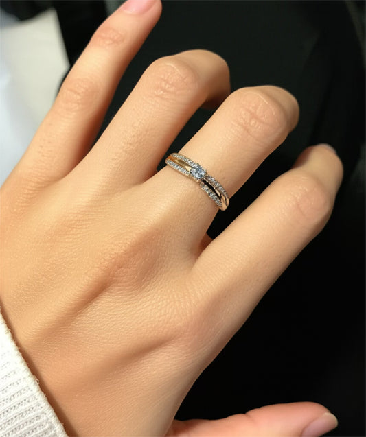 Элегантное кольцо из стерлингового серебра с цирконием