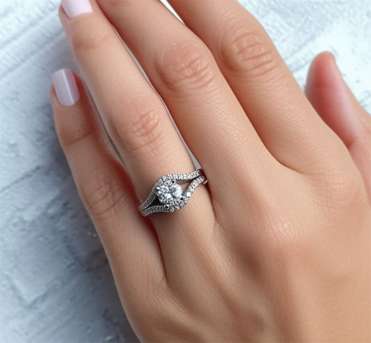 Элегантное кольцо из стерлингового серебра с цирконием