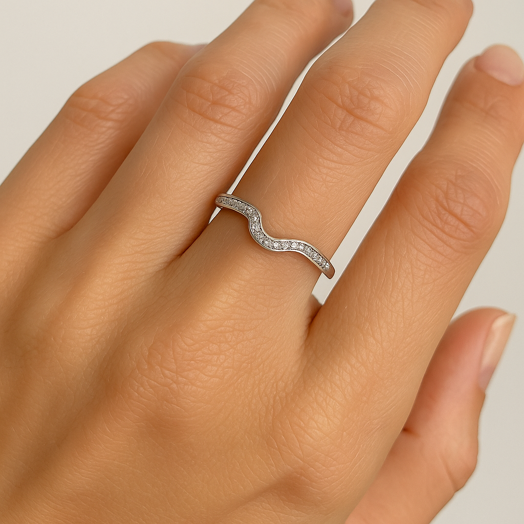 Elegant Sterling Silver Zirconia Ring