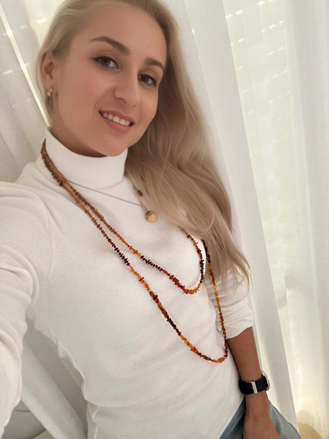 Long beads made of natural amber