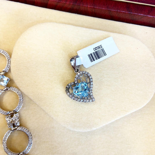 Heart-shaped pendant with Sky Blue Topaz