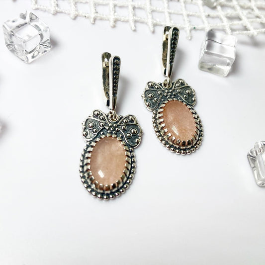 Earrings with rose quartz