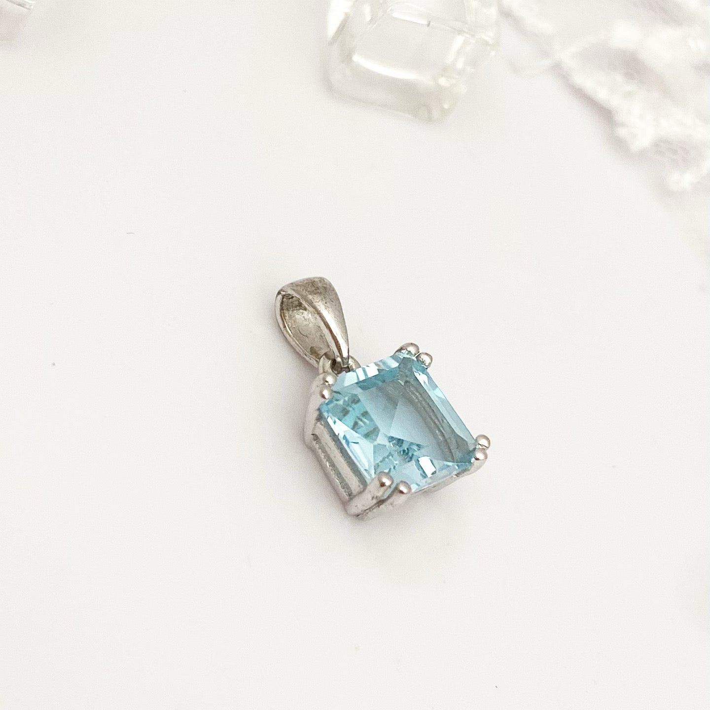 Комплект- серьги, кольцо и кулон Topaz Sky Blue