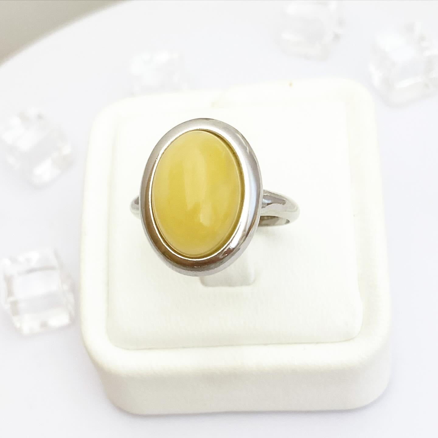 Ring with Amber - Classic Oval