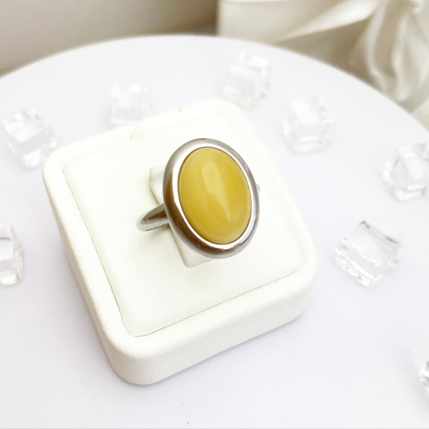 Ring with Amber - Classic Oval