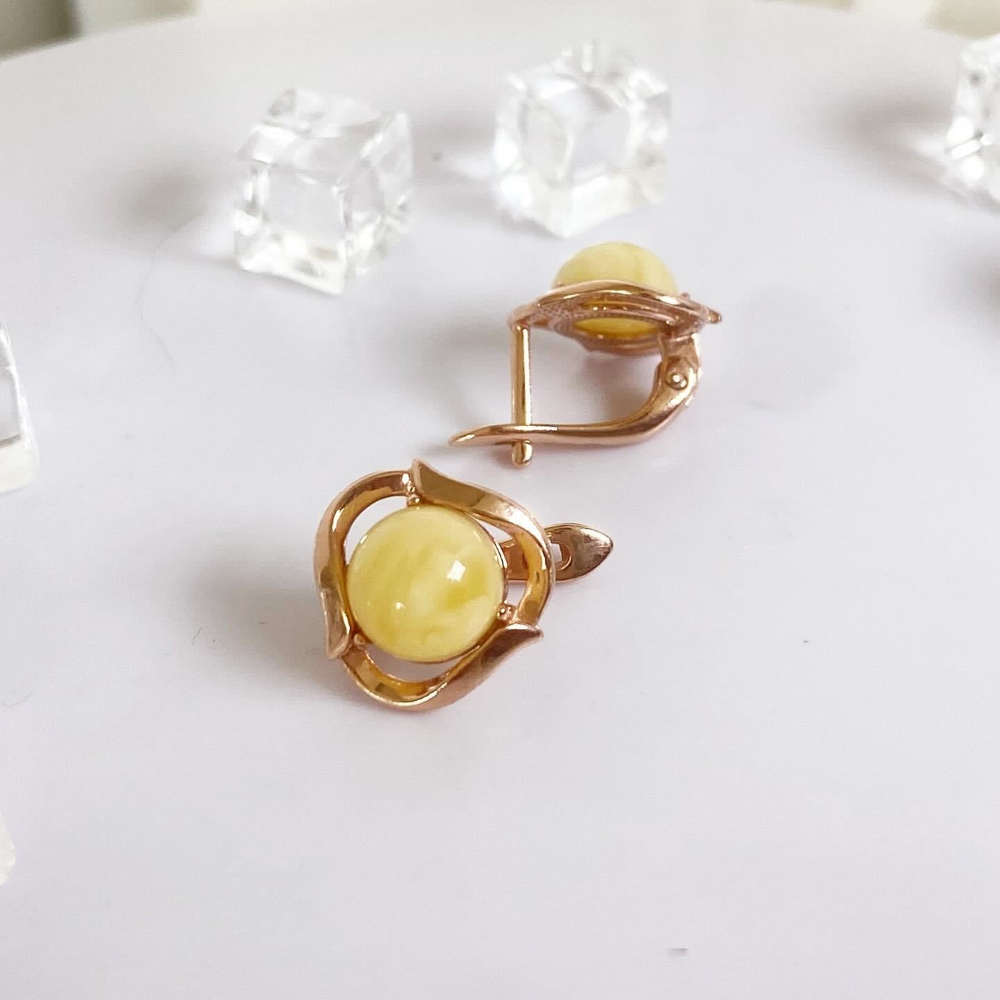 Earrings: Gold-Plated with Amber