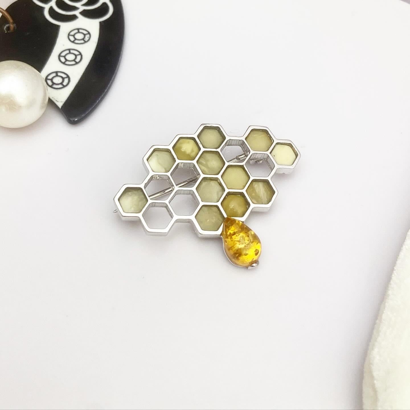 Brooch with Amber "Honeycomb"