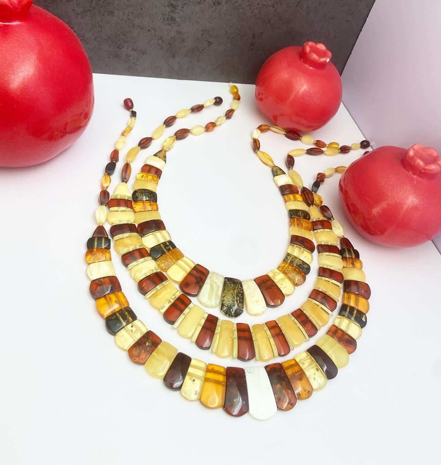 Necklace made of natural Baltic amber