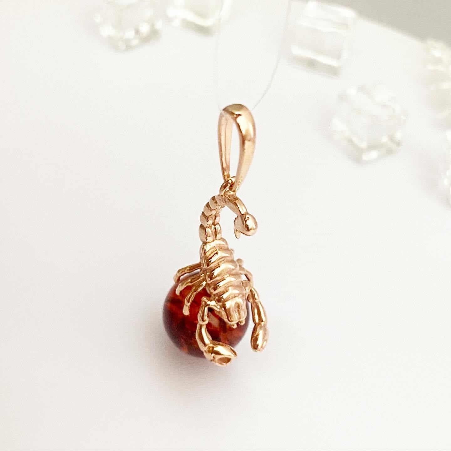 Pendant "Scorpion" with Amber