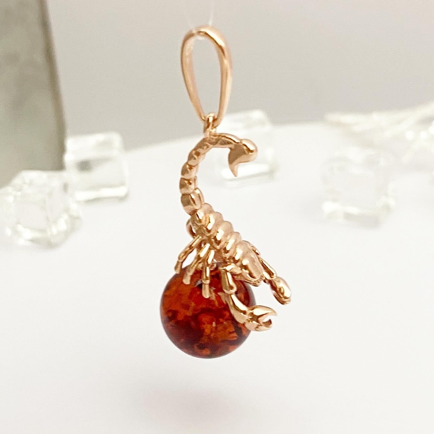 Pendant "Scorpion" with Amber