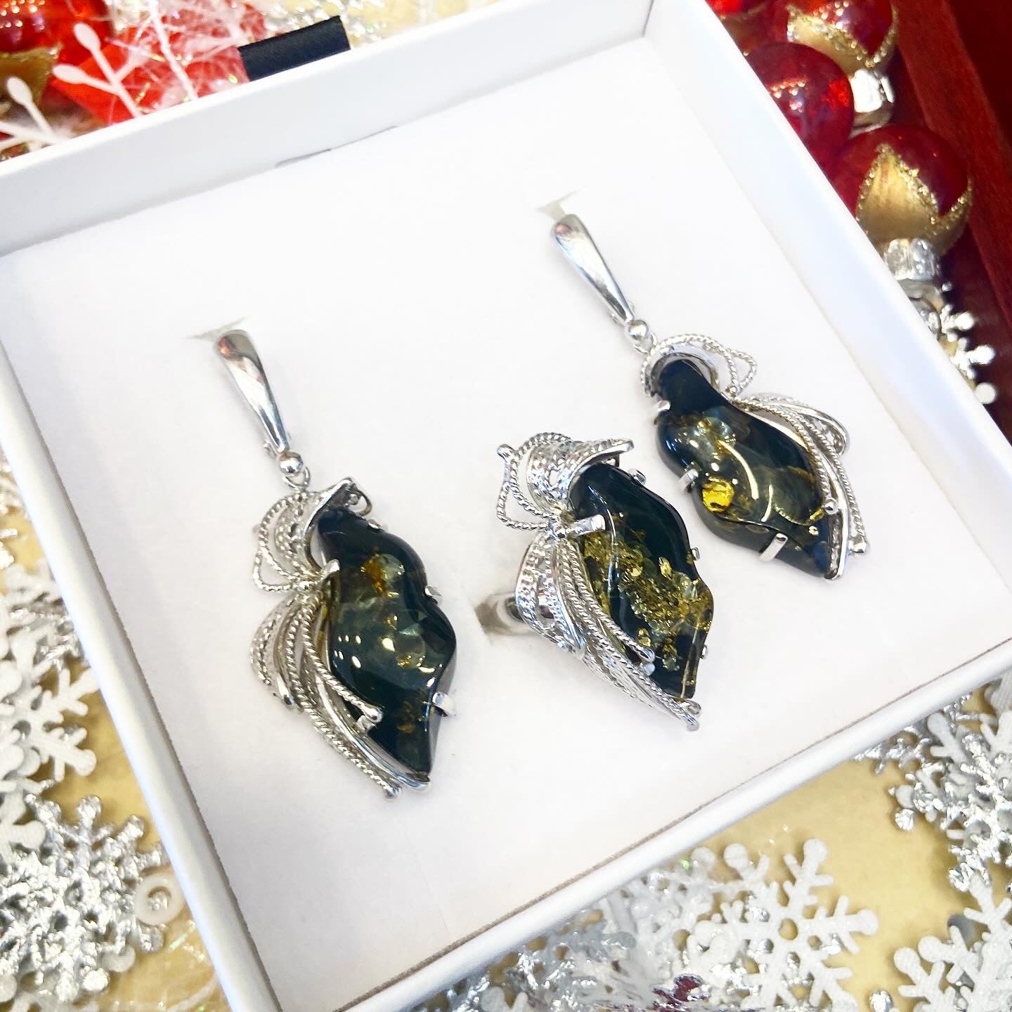 Handmade amber set – earrings and ring.