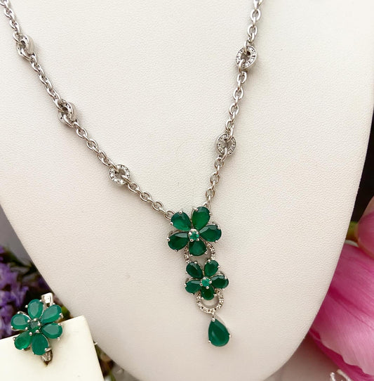 Green Agate Necklace “Floral Luxury”