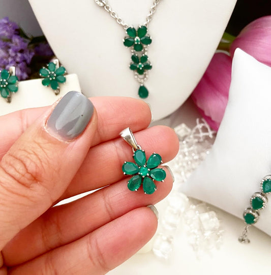 Green Agate Pendant “Floral Luxury”