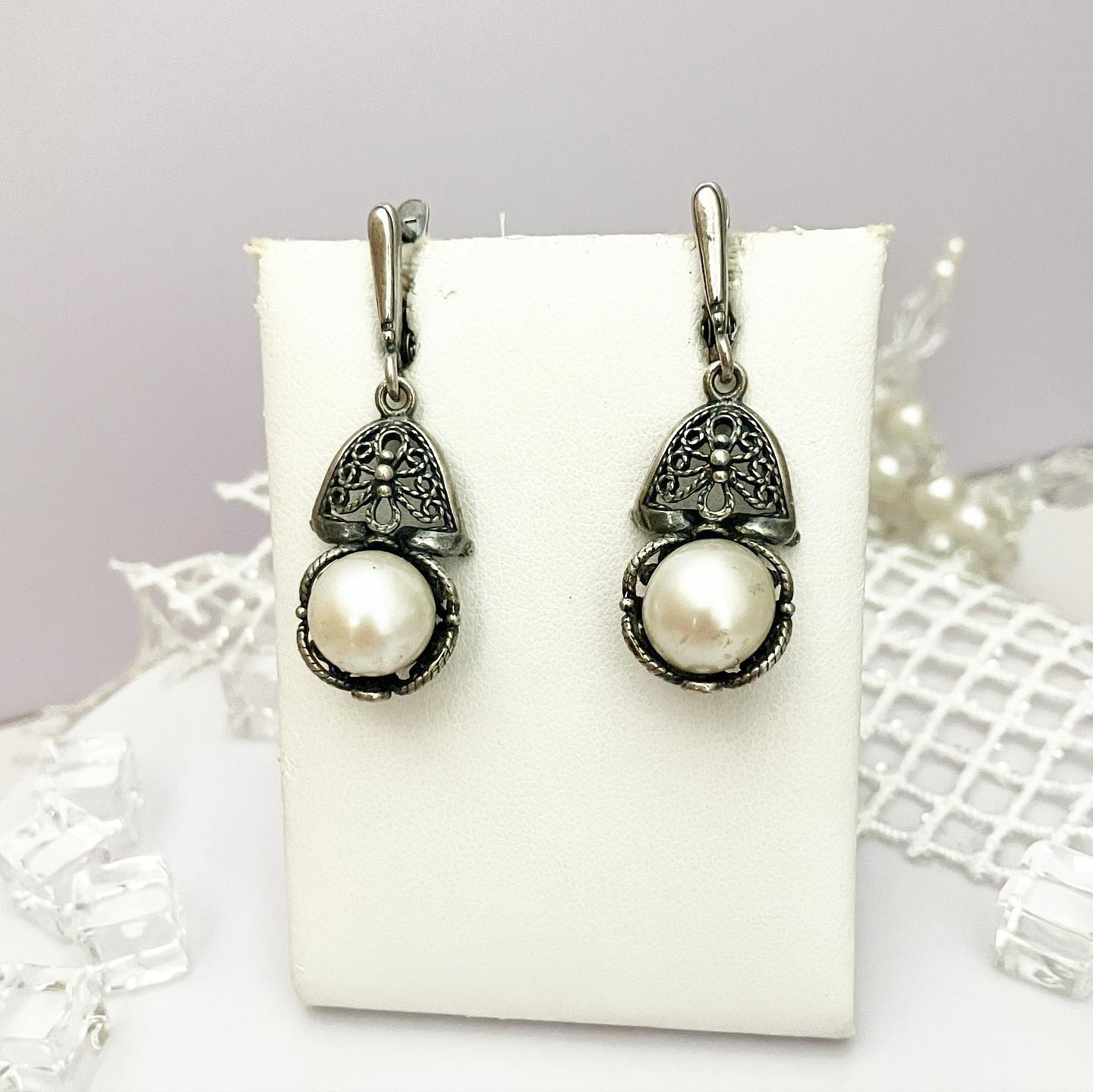 Earrings silver plated medical steel with pearls.
