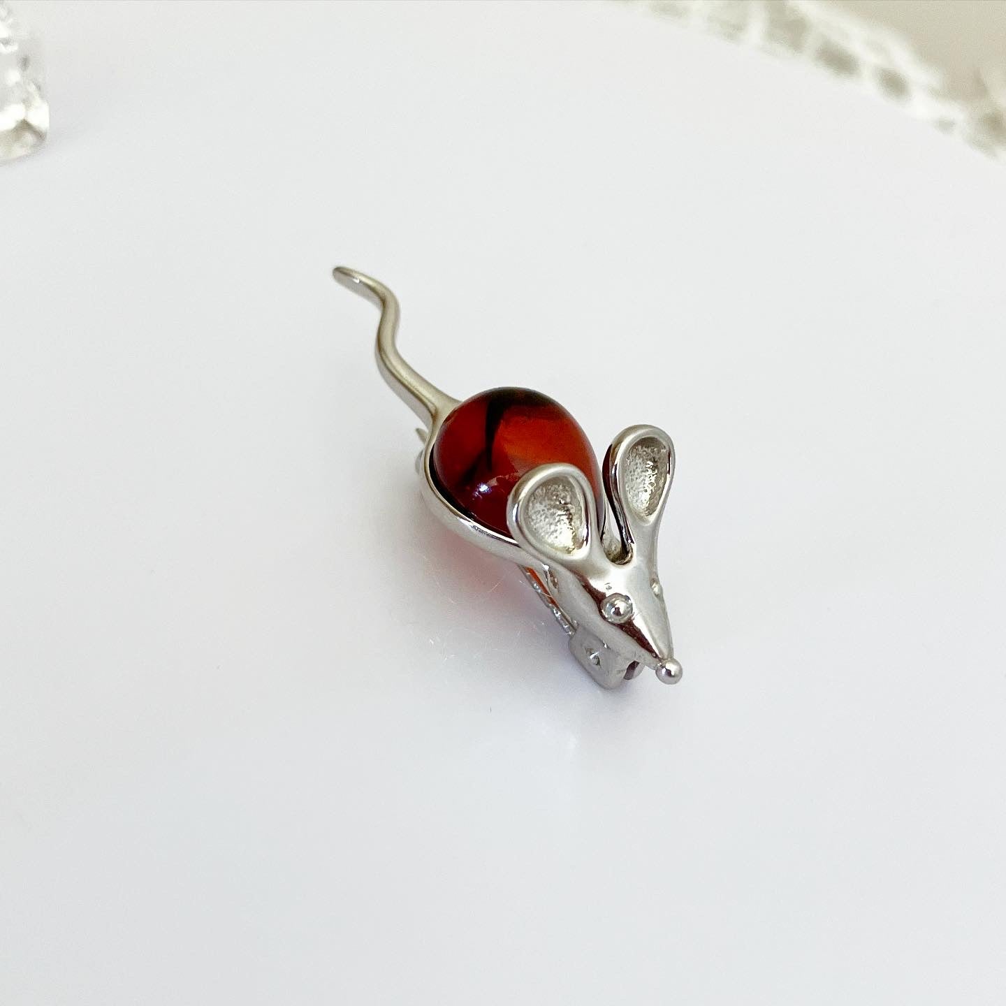 Amber Brooch "Mouse"