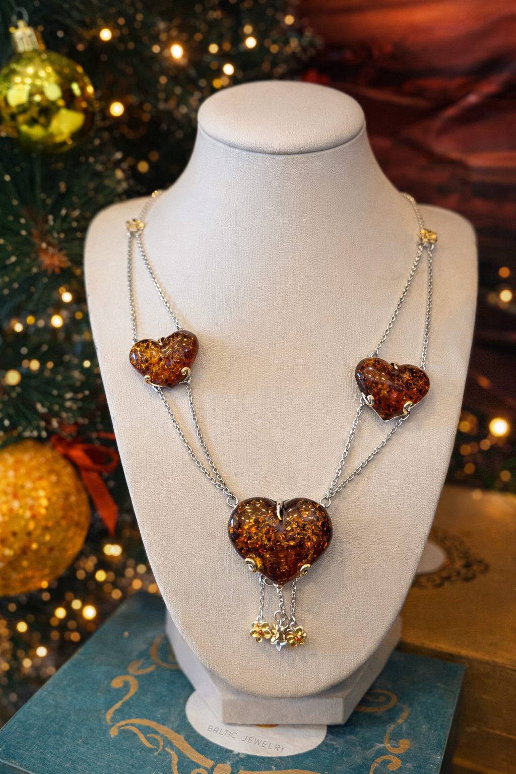 שרשרת לבבות ענבר בעבודת יד