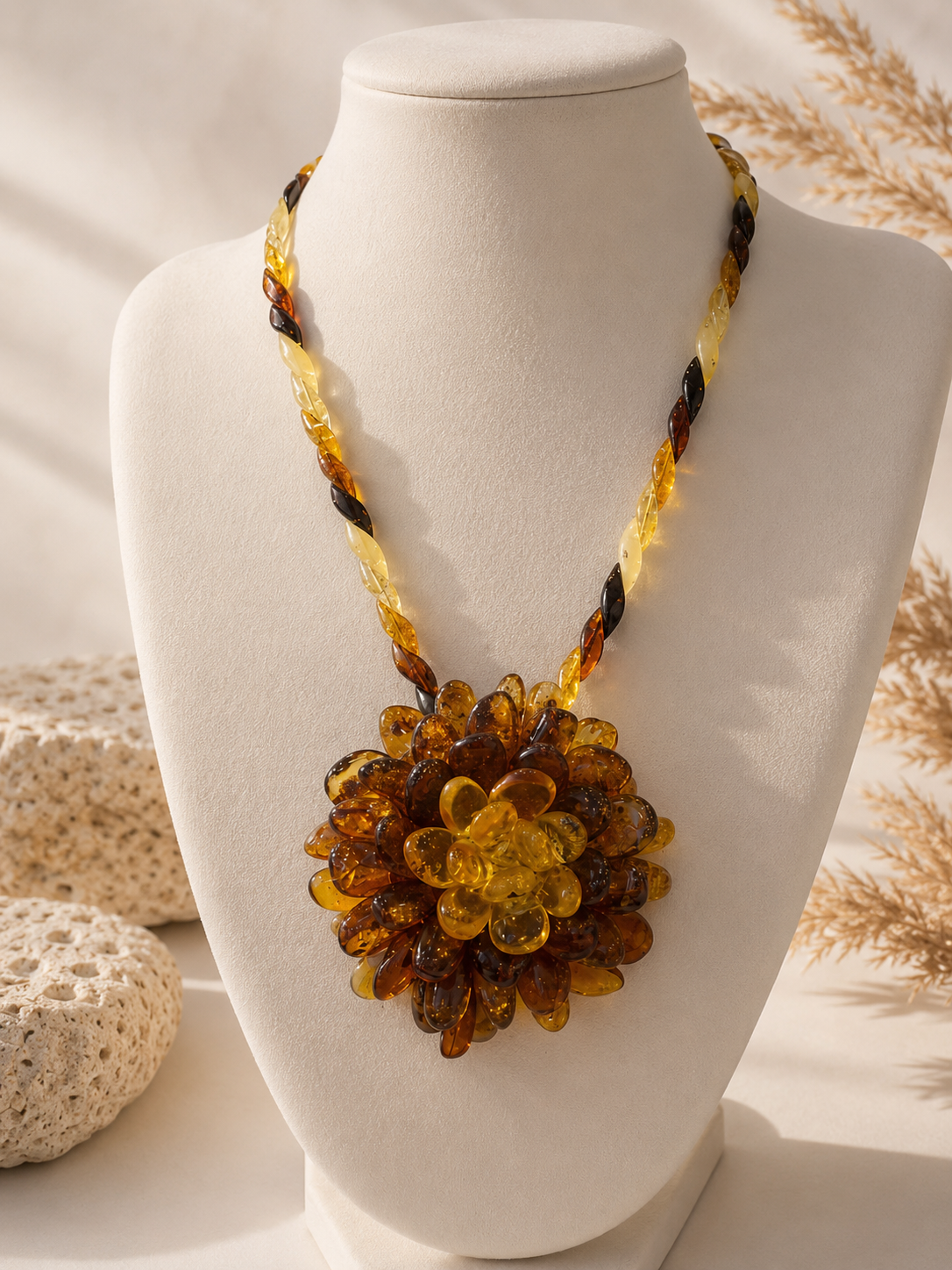 שרשרת פרח ענבר בלטי הפיכה