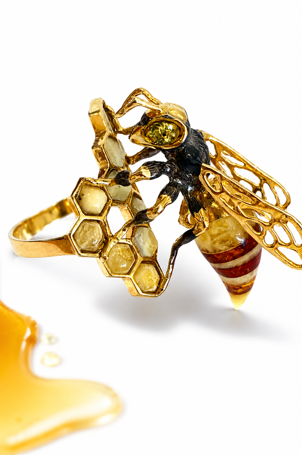 Statement Bee Baltic Amber Ring