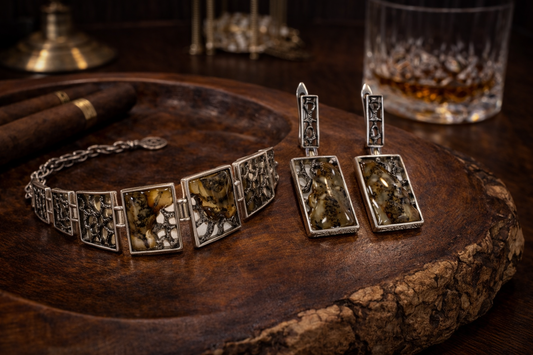 Modern Noir Set – Baltic Amber | Earrings & Bracelet